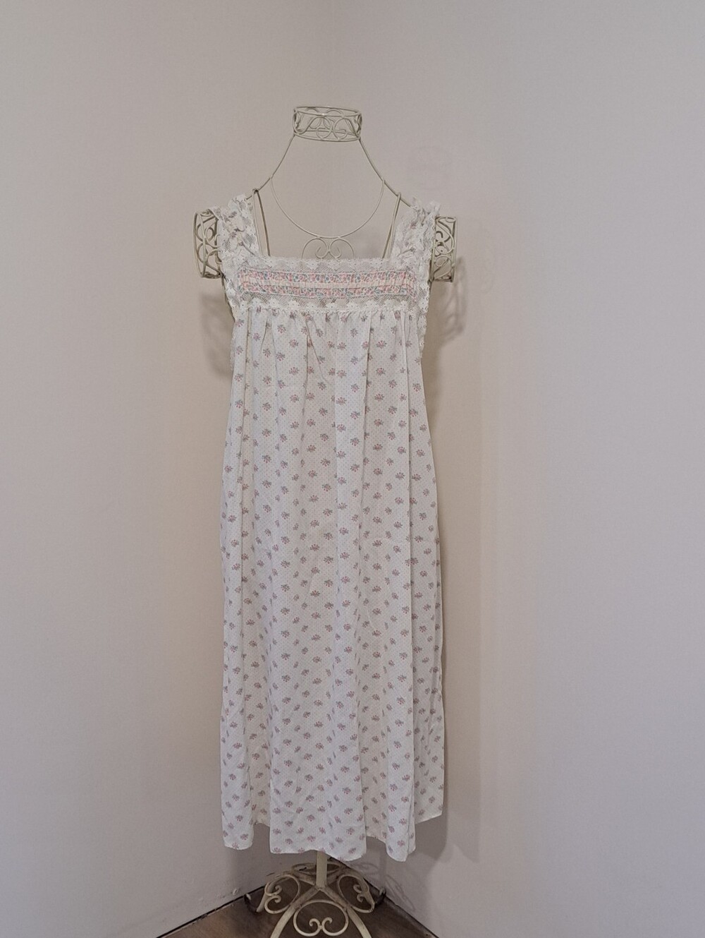 Women's White Floral Cotton Nightgown with Lace Trim